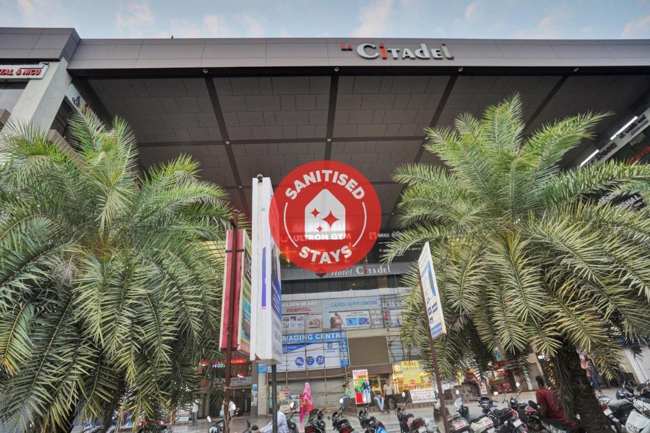 Super Oyo Townhouse 639 Hotel Citadel 2 Surat Exterior foto